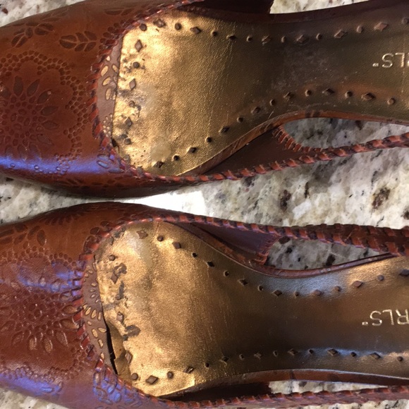 Brown BCBG girls pump shoes - Picture 4 of 5